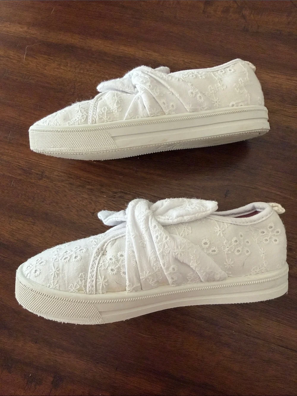 OshKosh B'gosh White Floral Eyelet Knot-Top Sneakers